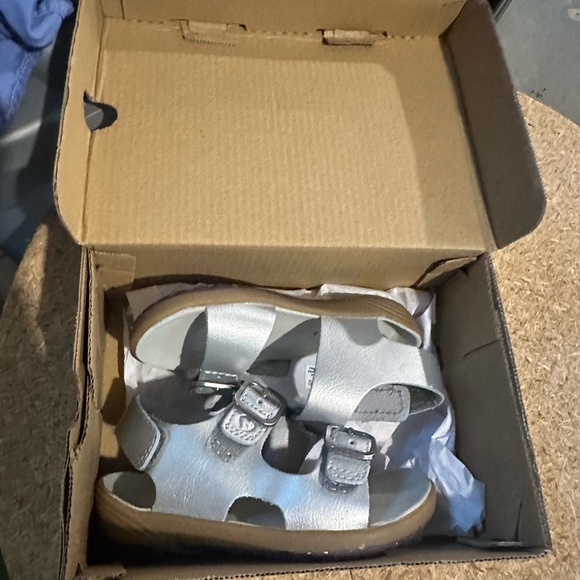 Brand new in box with tags Merrell sandals - Picture 2 of 5